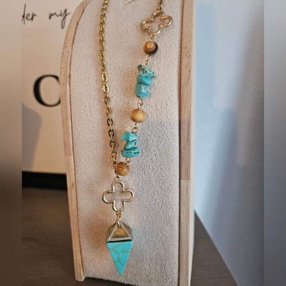 Handmade Turquoise & Gold Clover Pendant - Picture 2 of 3